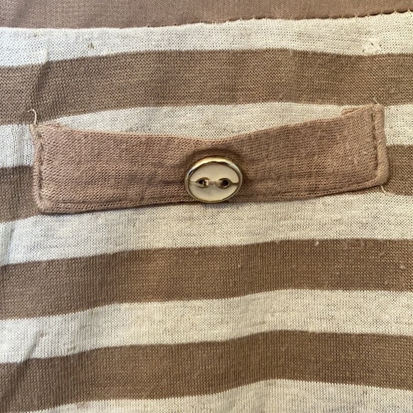 🔥3FOR$30🔥 Beige striped top - Picture 2 of 4